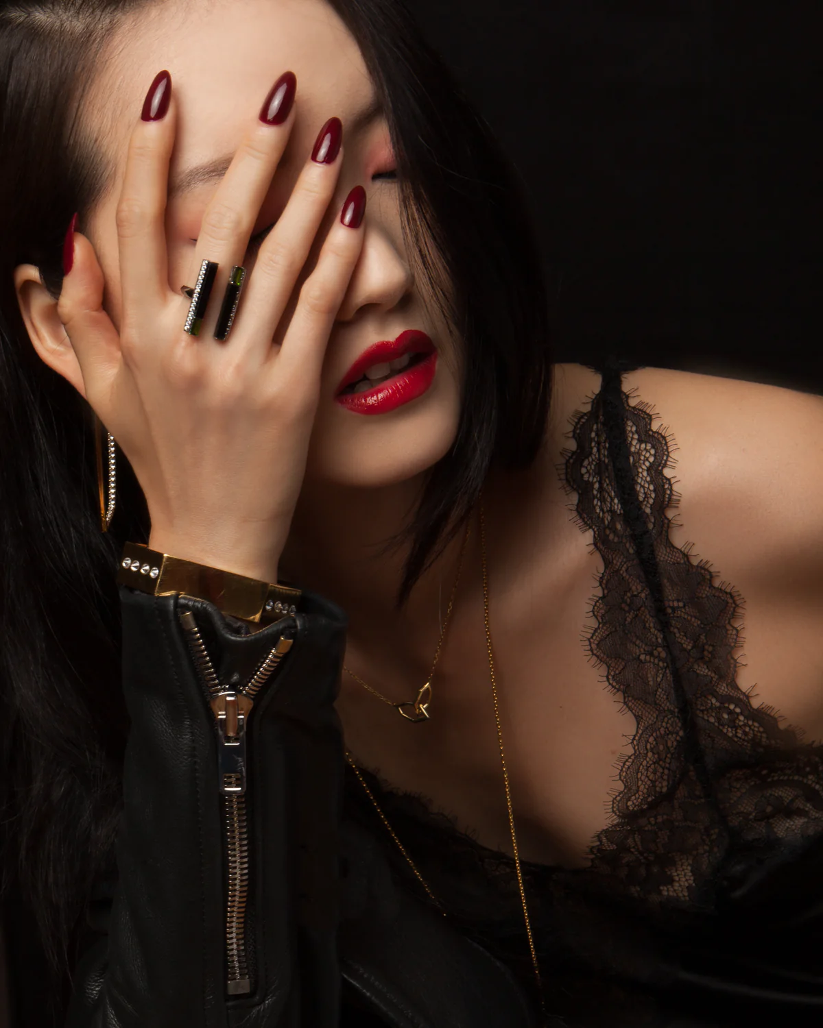 Invidia Black Onyx & Baguette-Cut White Diamond Ring With Pavé-Set Diamonds In 18K Yellow Gold - Image 3